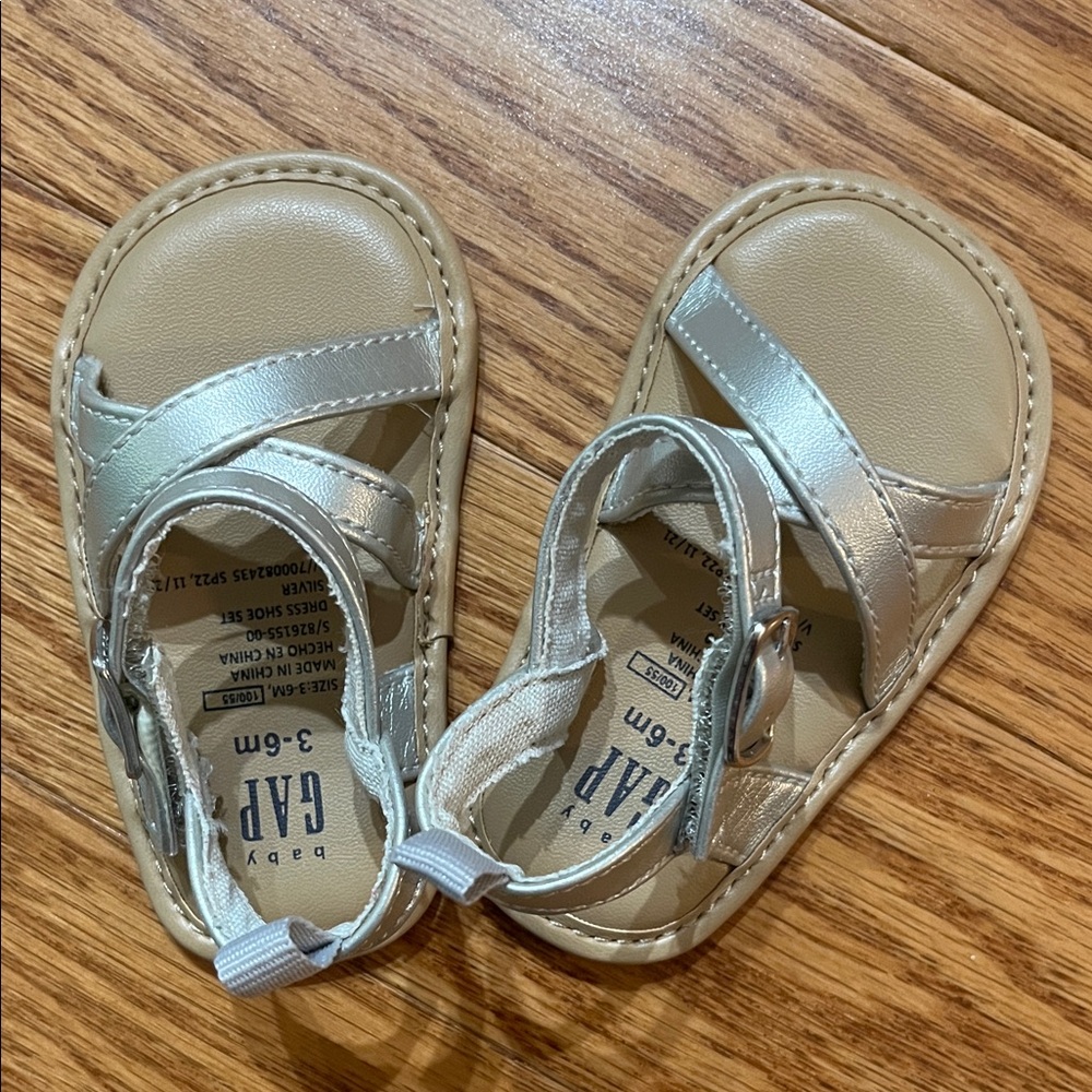 GAP baby Sandals in Silver and Tan